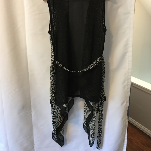 100% polyester top. - Picture 3 of 3